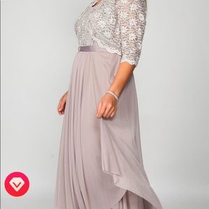 Lovely evening mother of the bride dress. 14/16 plus size, blush, never worn